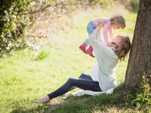 Un buon congedo parentale dà un grande impulso alla salute mentale delle mamme